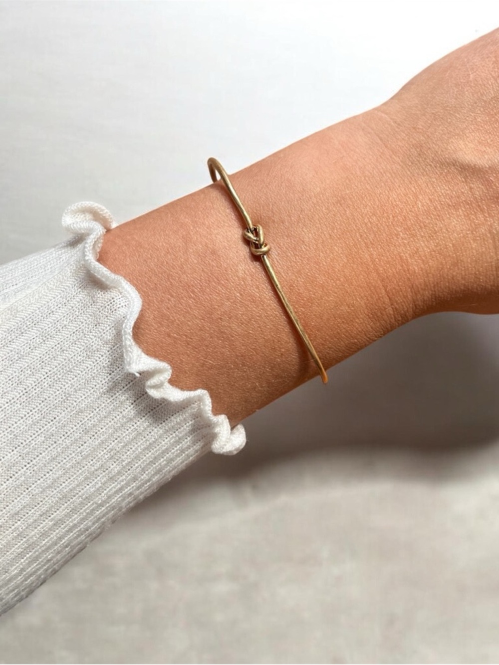 Plunder Delicate Gold Knot Bangle Bracelet NEW